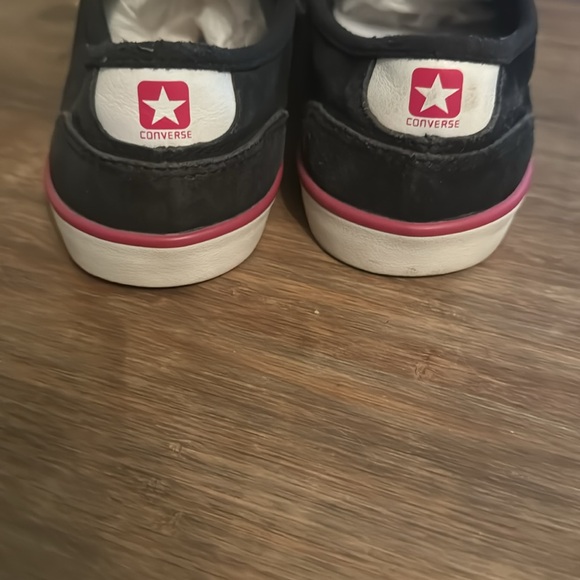 Women’s Size 8 suede like shoes. Retro look and in excellent used condition - Picture 4 of 7